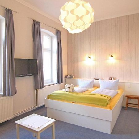 Kapitaenshaus-Lassen-Zimmer-Amistad Hotel เวสเทอร์แลนด์ ภายนอก รูปภาพ